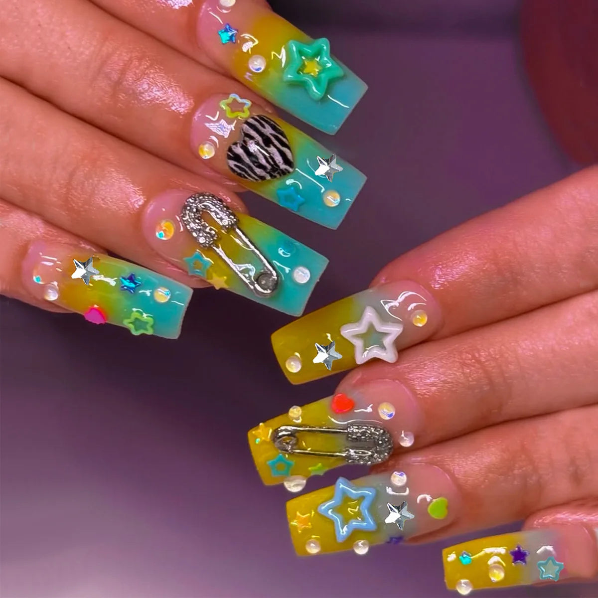 24pcs Press On Nails Set – Trendy Aesthetic False Nails Kit | Reusable Glossy Artificial Nail Tips Collection ✨