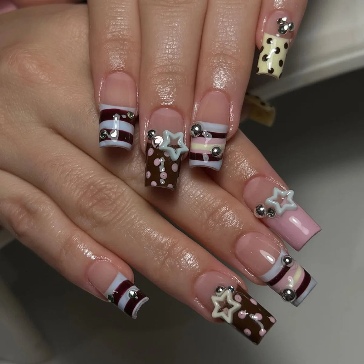 24pcs Press On Nails Set – Trendy Aesthetic False Nails Kit | Reusable Glossy Artificial Nail Tips Collection ✨